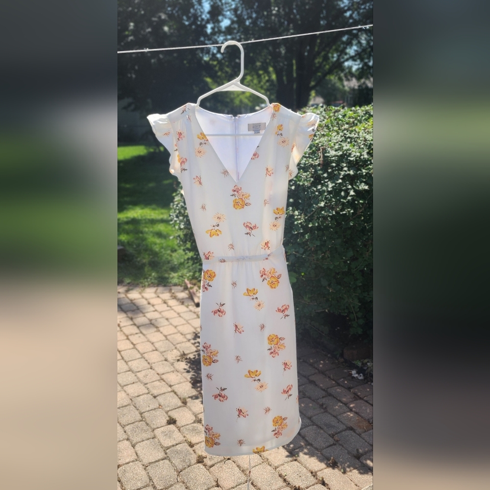 LOFT Outlet NWOT White Floral Midi Dress with Ruffle Sleeves